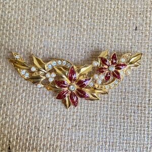 Avon poinsettia brooch pin with faux pearls and rhinestones in goldtone VINTAGE